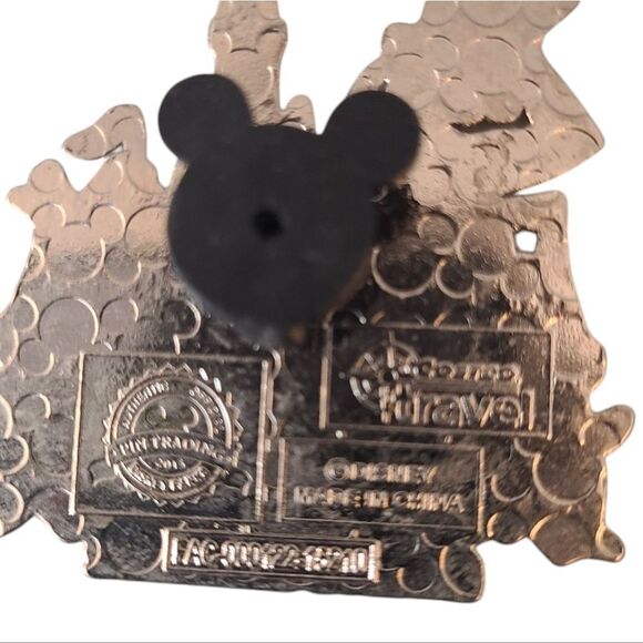 DISNEYLAND 60th Anniversary Pin Goofy Pluto Perfect Condition - Picture 3 of 3